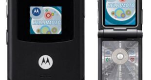 Razr flip smartphone