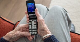 Best smartphone for older person