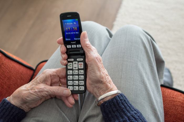 Best smartphone for older person