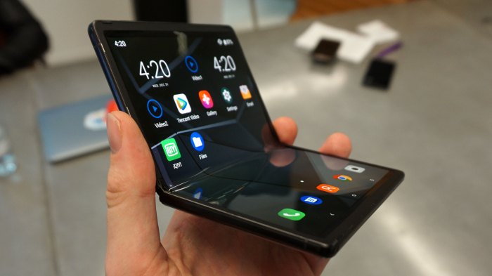 Tri-fold smartphone